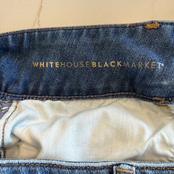 White House Black Market Blue Cropped Jeans with D-Ring Belt - Picture 7 of 7